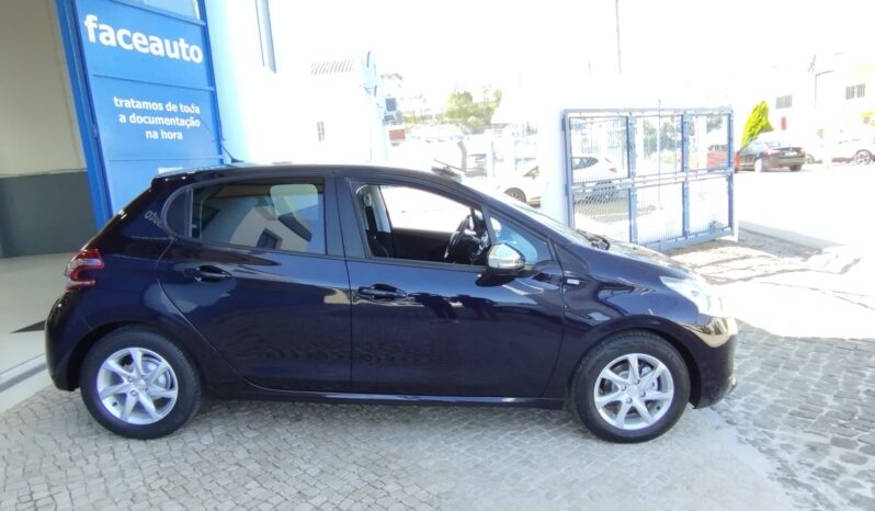 PEUGEOT 208 completo