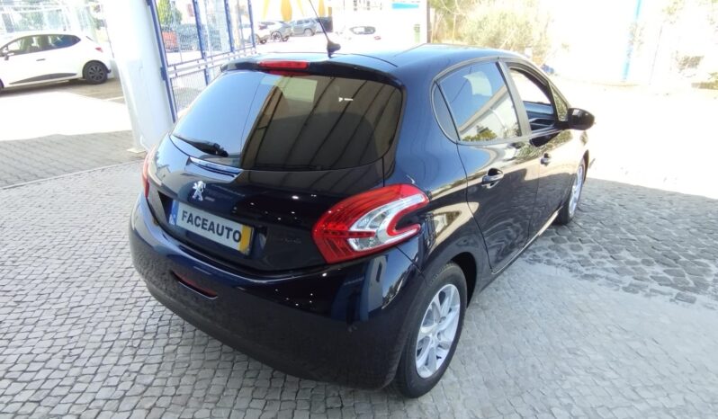 PEUGEOT 208 completo