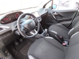PEUGEOT 208 completo