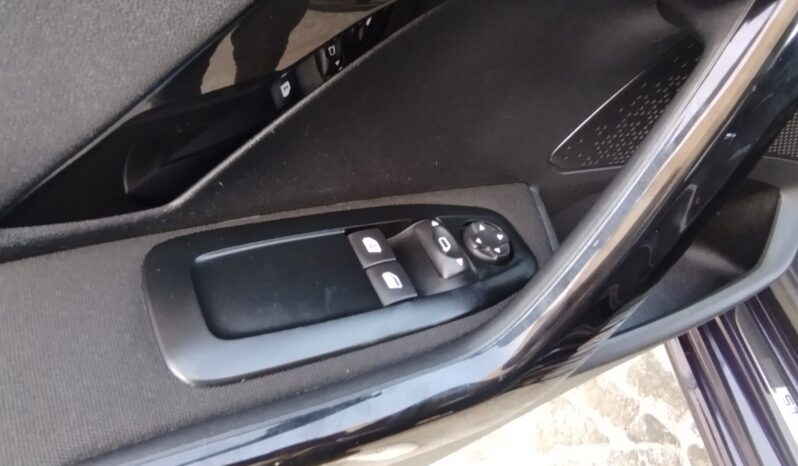 PEUGEOT 208 completo