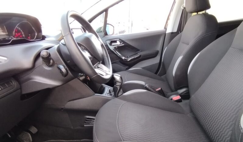 PEUGEOT 208 completo