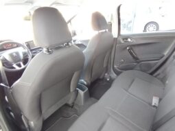 PEUGEOT 208 completo