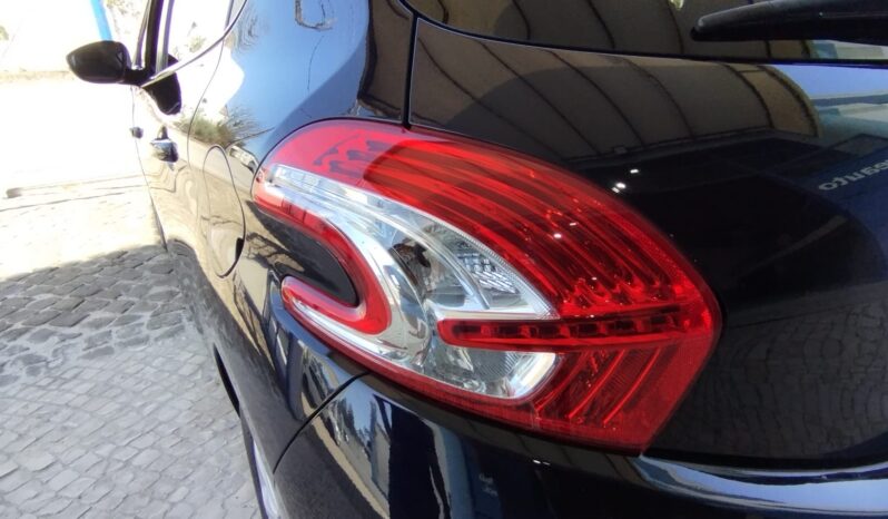 PEUGEOT 208 completo