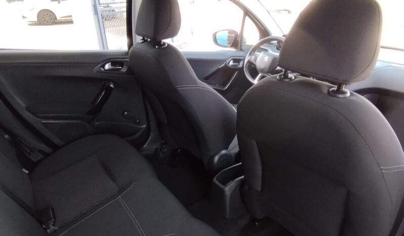 PEUGEOT 208 completo