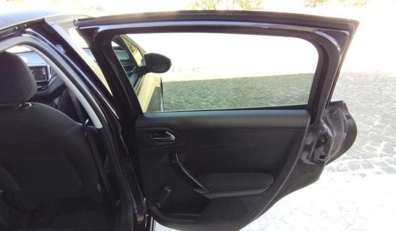 PEUGEOT 208 completo