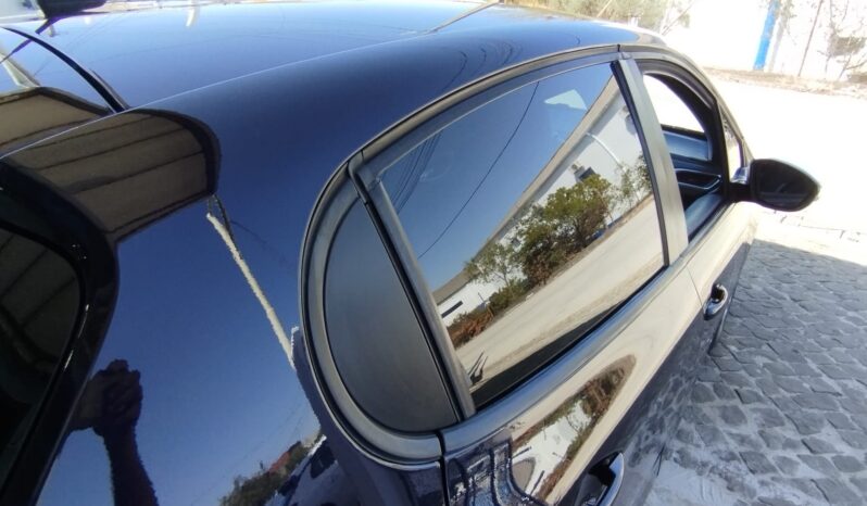 PEUGEOT 208 completo
