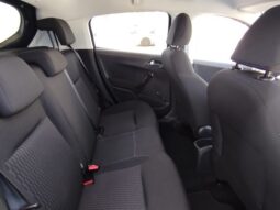 PEUGEOT 208 completo