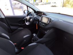 PEUGEOT 208 completo