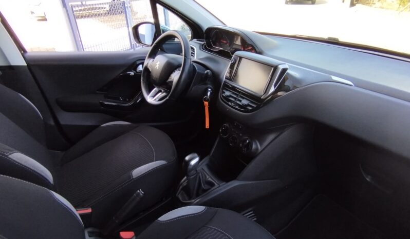 PEUGEOT 208 completo