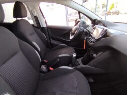 PEUGEOT 208 completo
