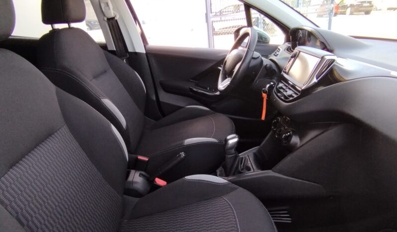PEUGEOT 208 completo