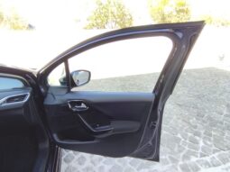 PEUGEOT 208 completo