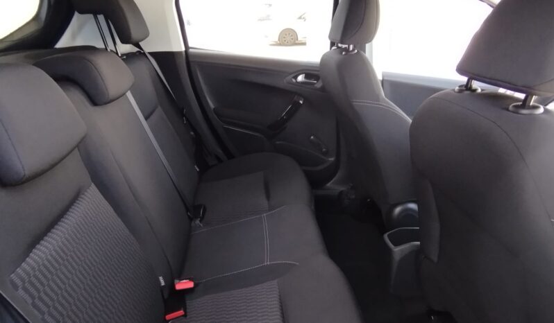 PEUGEOT 208 completo