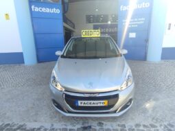 Peugeot 208 completo