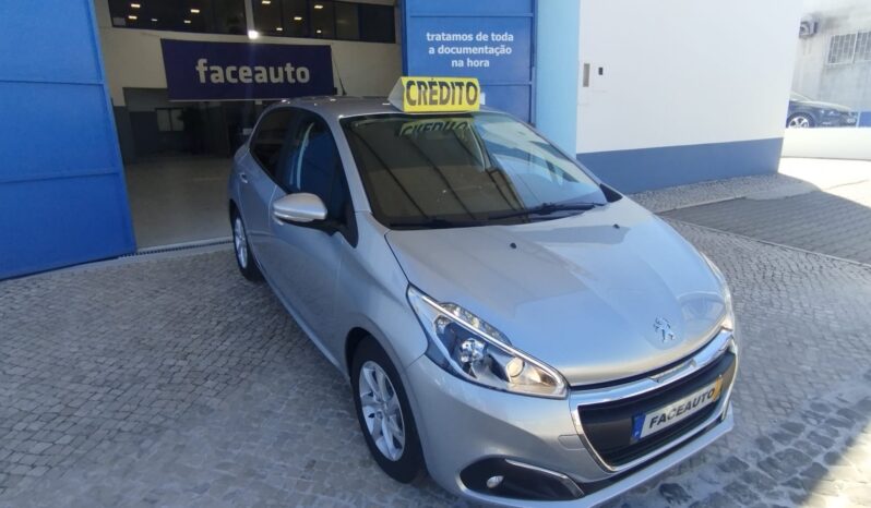 Peugeot 208 completo