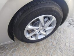 Peugeot 208 completo