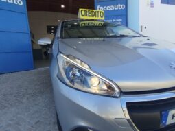 Peugeot 208 completo