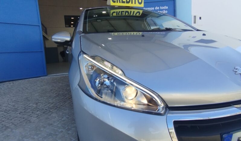 Peugeot 208 completo