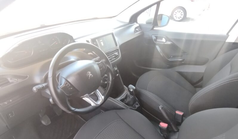 Peugeot 208 completo