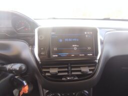 Peugeot 208 completo