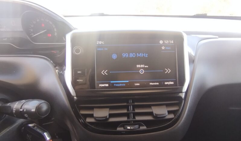 Peugeot 208 completo