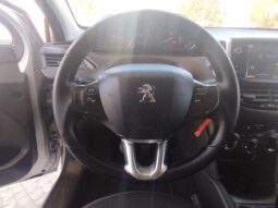 Peugeot 208 completo