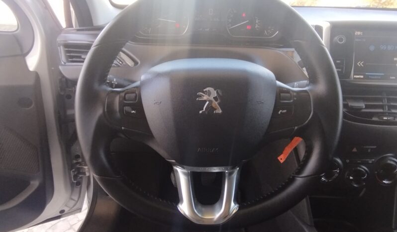 Peugeot 208 completo