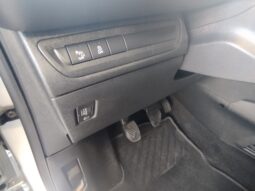 Peugeot 208 completo
