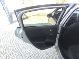 Peugeot 208 completo