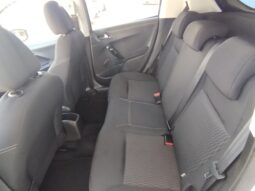 Peugeot 208 completo