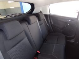 Peugeot 208 completo