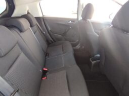 Peugeot 208 completo