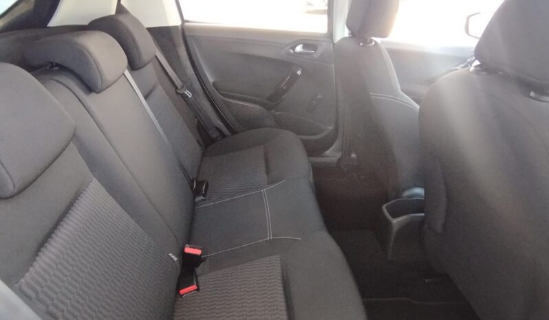 Peugeot 208 completo
