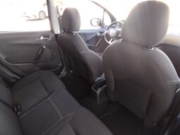 Peugeot 208 completo