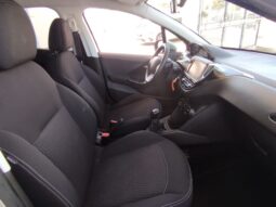 Peugeot 208 completo