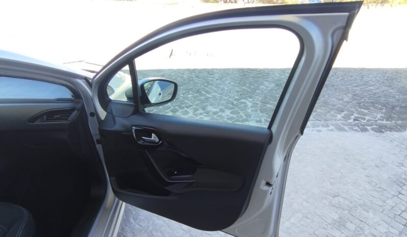 Peugeot 208 completo