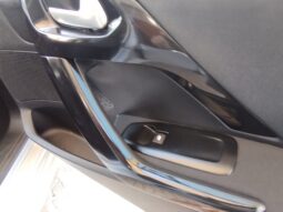 Peugeot 208 completo