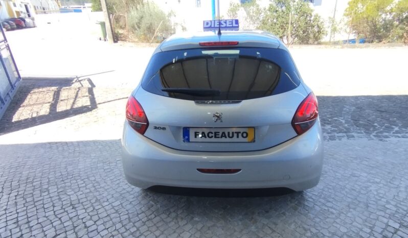 Peugeot 208 completo