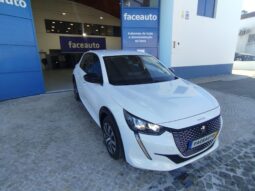 Peugeot e-208 completo