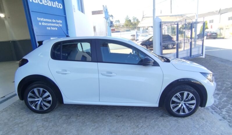 Peugeot e-208 completo