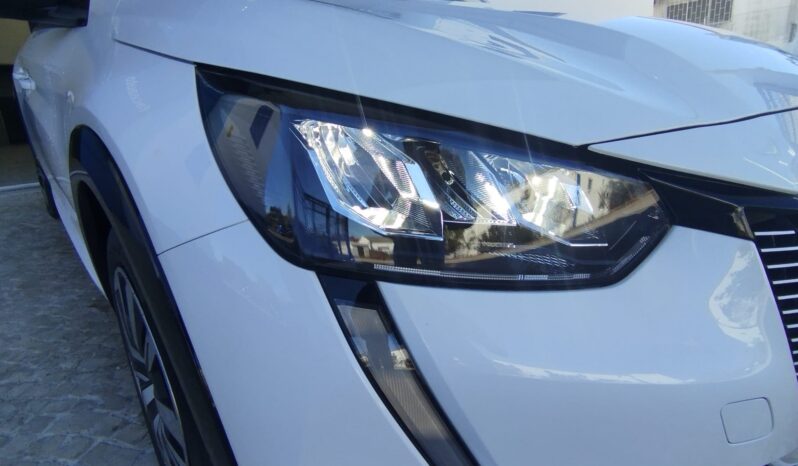 Peugeot e-208 completo