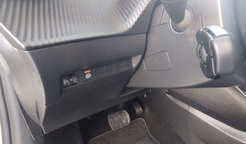 Peugeot e-208 completo