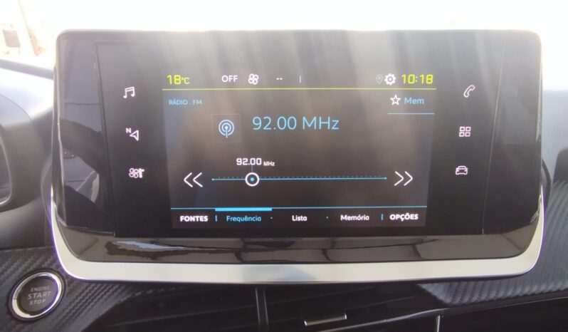 Peugeot e-208 completo