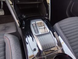 Peugeot e-208 completo