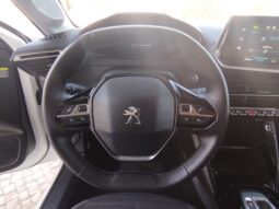 Peugeot e-208 completo
