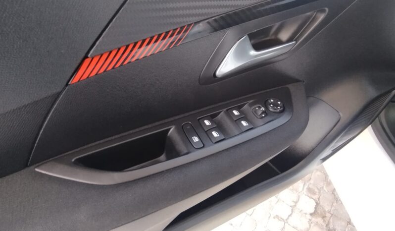 Peugeot e-208 completo