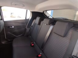 Peugeot e-208 completo