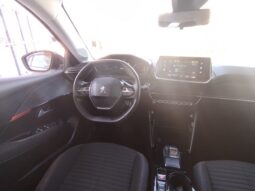 Peugeot e-208 completo
