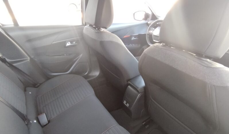 Peugeot e-208 completo
