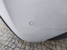Peugeot e-208 completo